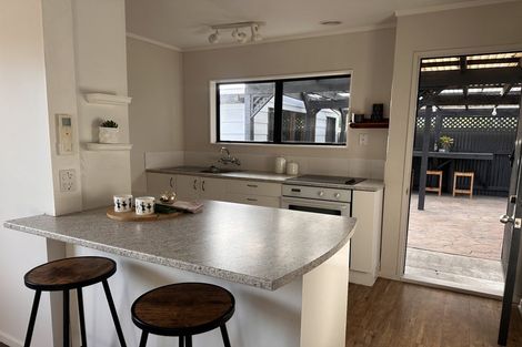 Photo of property in 1 Perry Crescent, Greenmeadows, Napier, 4112