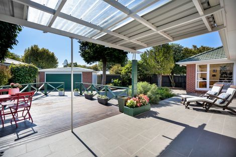 Photo of property in 18 Ilfracombe Place, Burnside, Christchurch, 8053