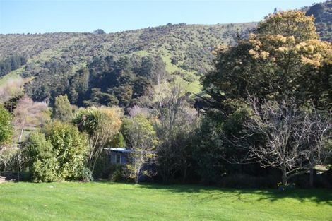 Photo of property in 68 Lukes Road, Little Akaloa, 7583