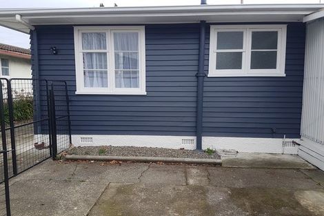 Photo of property in 17 Botanical Road, Takaro, Palmerston North, 4412