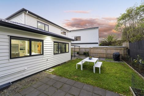 Photo of property in 5 Dhaka Lane, Ranui, Auckland, 0612