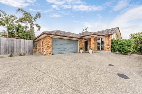 Photo of property in 5 Saltwood Street, Red Beach, 0932