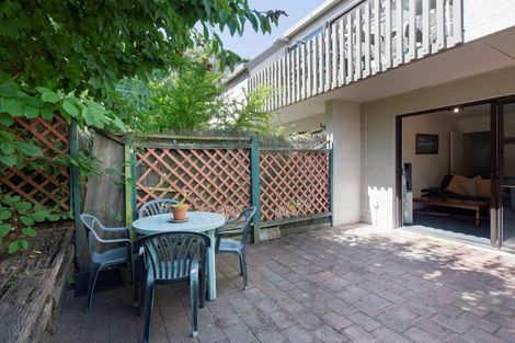 Photo of property in 4/42 Hallenstein Street, Queenstown, 9300