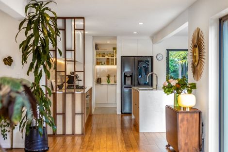 Photo of property in 19 Hillcrest Road, Raumati South, Paraparaumu, 5032