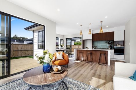 Photo of property in 23 Vinistra Road, Kumeu, 0810