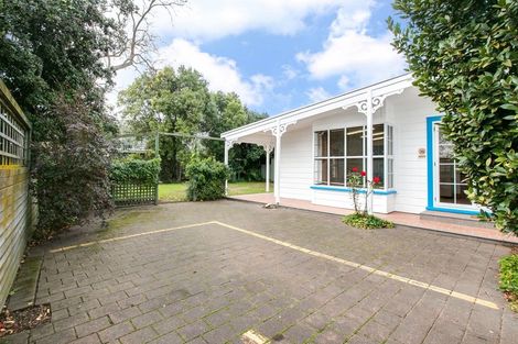 Photo of property in 1010 Heretaunga Street East, Parkvale, Hastings, 4122