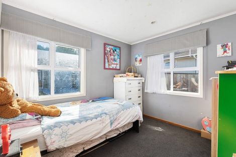 Photo of property in 7 Cornwall Street, Te Atatu South, Auckland, 0610