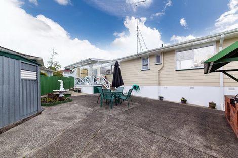 Photo of property in 29 Felgrove Street, Glendene, Auckland, 0602