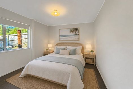 Photo of property in 19 Morriggia Place, Bayview, Auckland, 0629