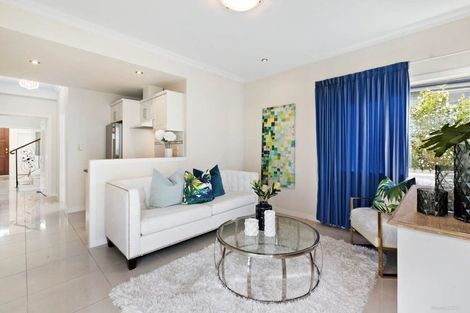Photo of property in 285 Hill Road, The Gardens, Auckland, 2105