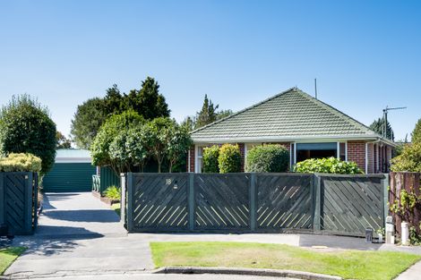 Photo of property in 18 Ilfracombe Place, Burnside, Christchurch, 8053