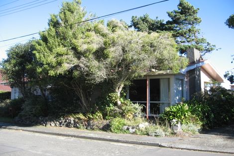 Photo of property in 5 Dunmail Way, Newlands, Wellington, 6037