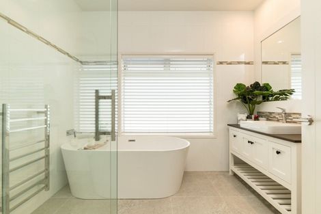 Photo of property in 35 Cassinia Close, Papamoa Beach, Papamoa, 3118