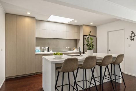 Photo of property in 473 Beach Road, Murrays Bay, Auckland, 0630