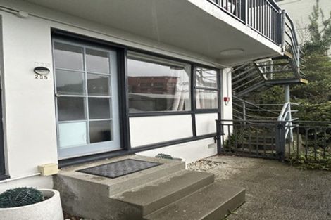 Photo of property in Avon Flats, 4/217 The Terrace, Wellington Central, Wellington, 6011