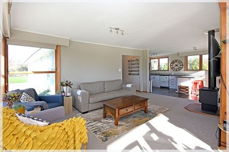 Photo of property in 132 Takapu Road, Manakau, Levin, 5573