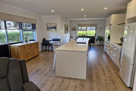 Photo of property in 64 Mettam Drive, Swanson, Auckland, 0614