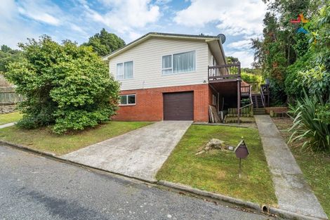 Photo of property in 12 Waipuna Grove, Stokes Valley, Lower Hutt, 5019