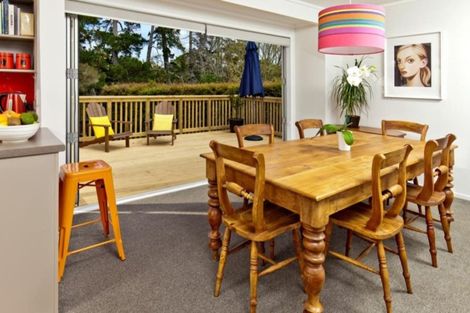 Photo of property in 19 Sunward Rise, Glenfield, Auckland, 0629