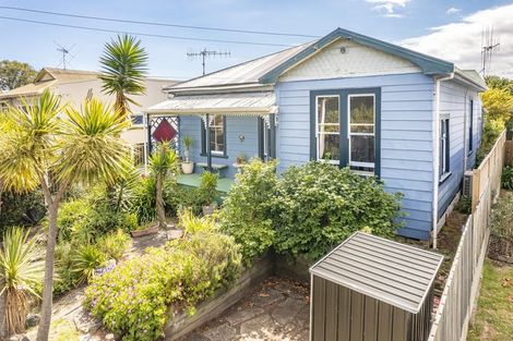 Photo of property in 25 Mason Terrace, Gonville, Whanganui, 4501