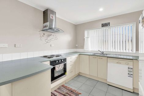 Photo of property in 63 Stratford Road, Manurewa, Auckland, 2105