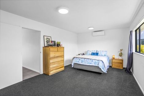 Photo of property in 73 Motu Road, Kumeu, 0891