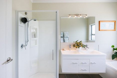 Photo of property in 2 Stonebridge Heights, Feilding, 4702