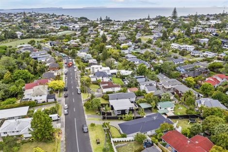Photo of property in 44 Matipo Road, Mairangi Bay, Auckland, 0630