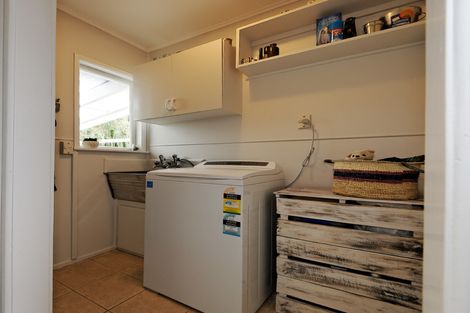 Photo of property in 34 Dolbear Street, Titirangi, Auckland, 0604