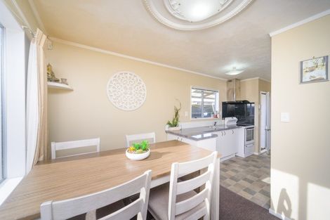 Photo of property in 17 Cargill Grove, Kelvin Grove, Palmerston North, 4414