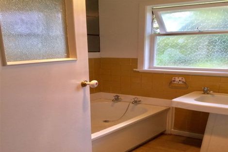 Photo of property in 10 Boler Place, New Lynn, Auckland, 0600