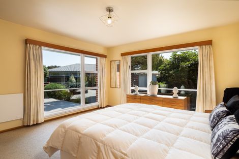 Photo of property in 18 Ilfracombe Place, Burnside, Christchurch, 8053