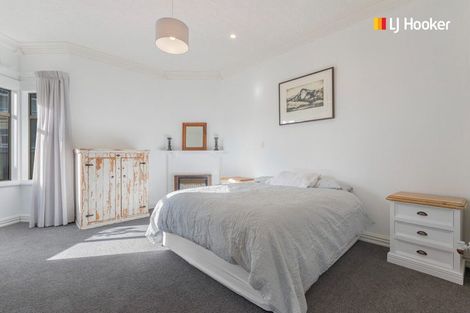 Photo of property in 69 Hargest Crescent, Saint Clair, Dunedin, 9012