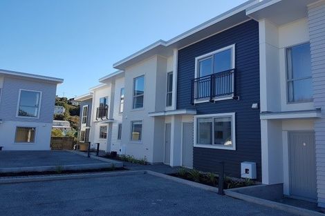 Photo of property in 2/32 Dr Taylor Terrace, Johnsonville, Wellington, 6037