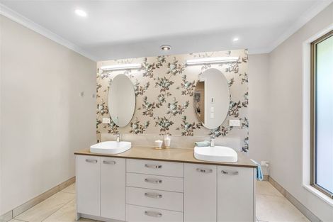 Photo of property in 8 Dunvegan Place, Harewood, Christchurch, 8051