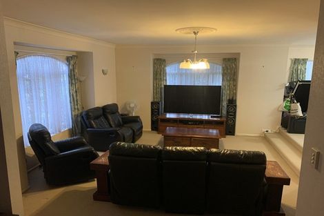 Photo of property in 1 Arrathorne Place, Northpark, Auckland, 2013