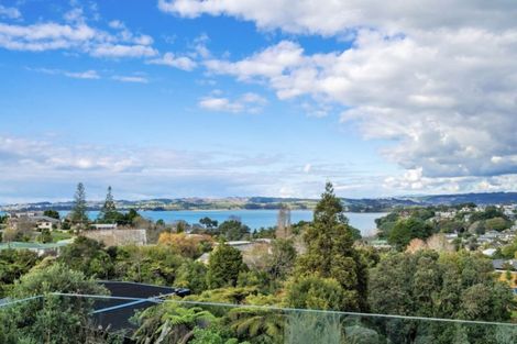 Photo of property in 7 Fenton Terrace, Cockle Bay, Auckland, 2014