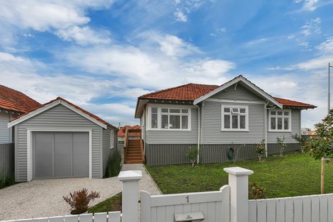 Photo of property in 1 Cochrane Road, Hobsonville, Auckland, 0616