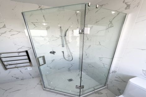 Photo of property in 6b St Catherine Crescent, West Harbour, Auckland, 0618