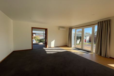 Photo of property in 31 Grahams Road, Ilam, Christchurch, 8041