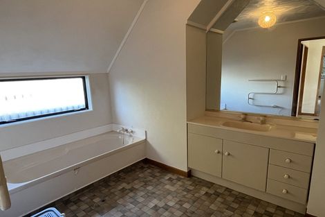 Photo of property in 9a Phoenix Avenue, Hokowhitu, Palmerston North, 4410