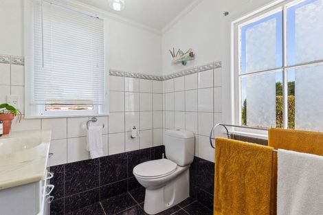 Photo of property in 121 North Manakau Road, Manakau, 5573