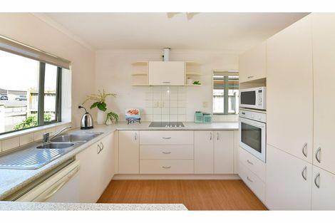 Photo of property in 19 Francis Skinner Place, Orewa, 0931