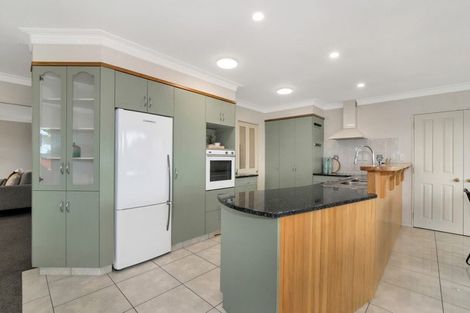 Photo of property in 45 Oxford Street, Te Puke, 3119