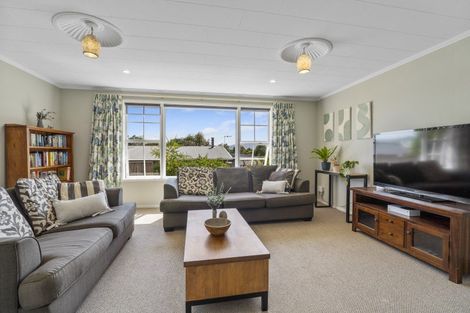 Photo of property in 75 Eatwell Avenue, Paraparaumu Beach, Paraparaumu, 5032