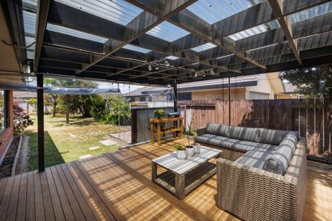 Photo of property in 10 Boston Parade, Kelvin Grove, Palmerston North, 4414