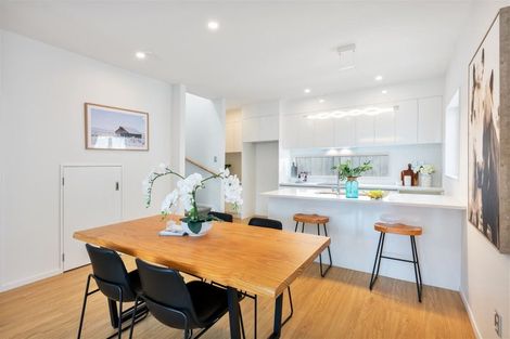 Photo of property in 3d Kingdale Road, Henderson, Auckland, 0610