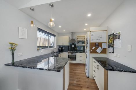 Photo of property in 5 Walton Road, Paraparaumu Beach, Paraparaumu, 5032