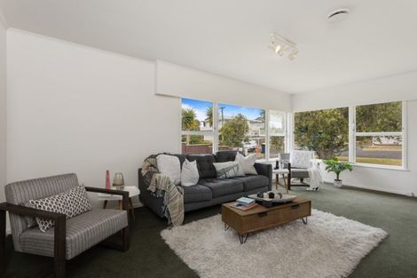 Photo of property in 1/10a Walter Street, Hauraki, Auckland, 0622