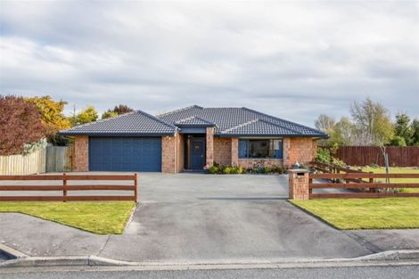 Photo of property in 14 Teviotview Place, Amberley, 7410